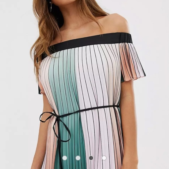 NEW TED BAKER Colourblock Pleated Midi Dress - Picture 2 of 6